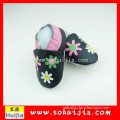 Yiwu factory wholesale dubai colorful small flower cow leather embroidered kids fashion european shoes